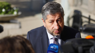 Чудовищното дете на пленената държава Делян Пеевски се опита да