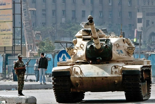50 танка затвориха една от най-големите рафинерии в Либия