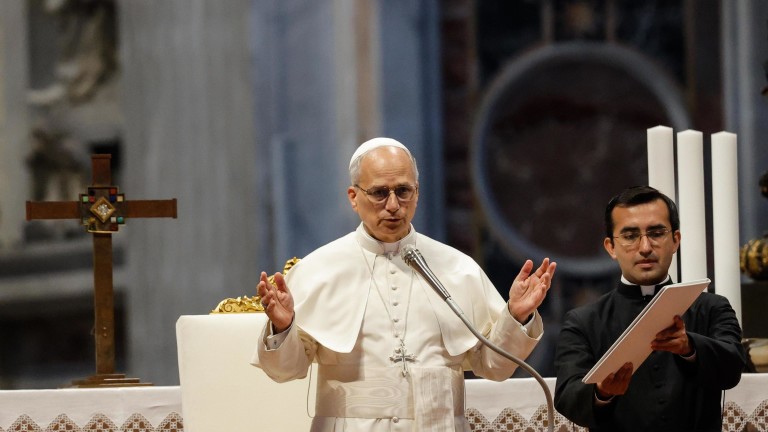 Папата призова Иран и Израел за отговорност и разум