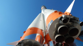 Служители към руската държавна космическа корпорация Roscosmos днес прекъснаха тестовото