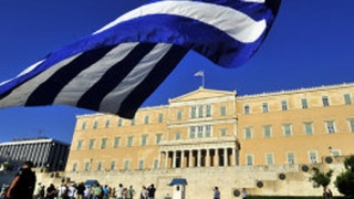 S&P предупреди, че може да понижи рейтинга на Гърция