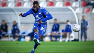 Халфът на Левски Асими Фадига е попаднал в полезрението на