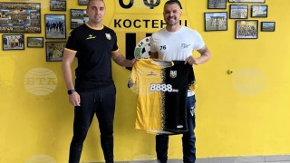 Една от последните големи звезди на българския футбол Валери Божинов