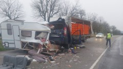 Шофьор на микробус загина при катастрофа край Разград