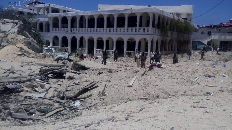 Взривиха кола бомба до президентския дворец в столицата на Сомалия 