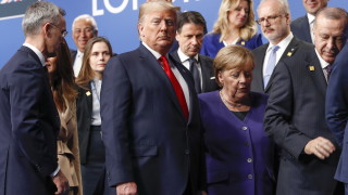 През 2016 г германският канцлер Ангела Меркел посрещна победата на