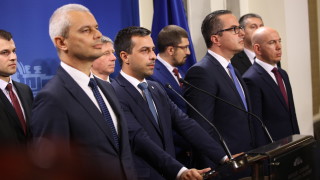 Въпреки нагласата на политическия елит да заметат провеждането на референдума