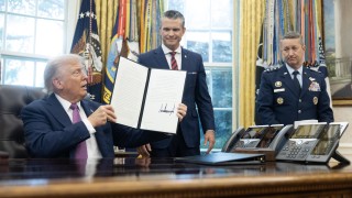 Президентът на САЩ Доналд Тръмп подписа в петък изпълнителна заповед