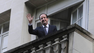 Френските синдикати предупредиха Оланд да вдигне надниците