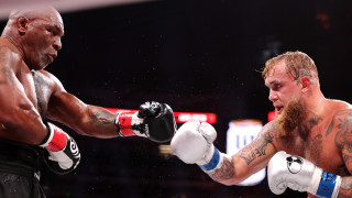 Бившият абсолютен световен шампион по бокс в тежка категория Майк