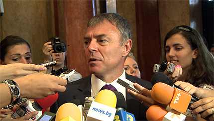 Игнатов "разреши" на студентите да протестират