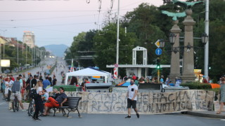 Блокирани кръстовища в София промениха автобусни маршрути