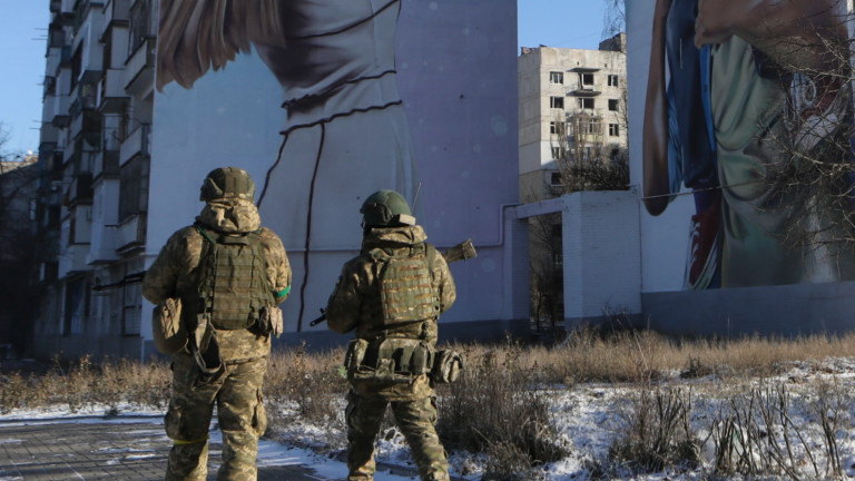 Украйна: Удържаме Соледар и Бахмут