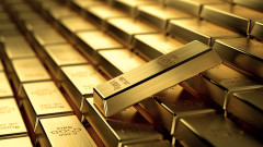 Цената на златото се понижава след двудневен ръст