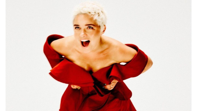 Флорънс Пю откровено за гърдите и за целулита си