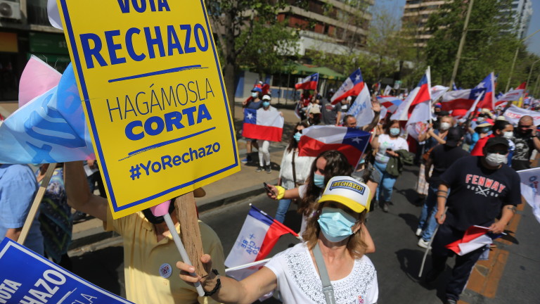 Протест в Чили дни преди референдума