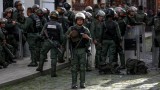 САЩ изтеглят семействата на служителите от посолството във Венецуела