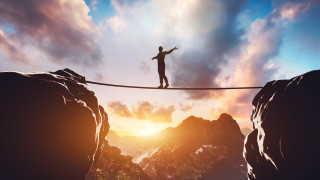 Ходенето по въже е толкова трудно за изпълнение колкото и