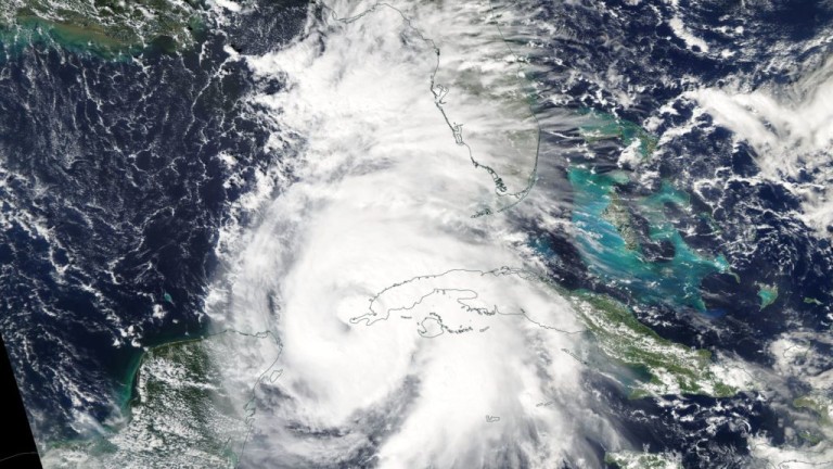 Ураганът Майкъл приближава Флорида, американските власти наредиха евакуацията на 370