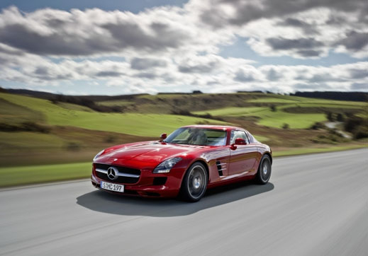 "Крилатият" Mercedes-Benz SLS AMG идва у нас през март