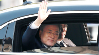 Лидерите на Северна и Южна Корея Ким Чен ун и Мун