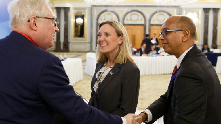 Русия и САЩ започват стратегически двустранен диалог