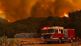 Жертви и ранени при горските пожари в Калифорния 