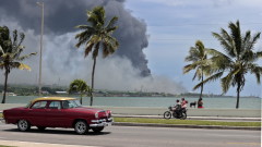 Куба все още се бори с пожара в нефтено депо, най-лошият в историята на острова