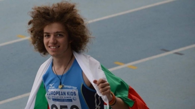 Веселин Живков спечели серията си на 200 метра на младежката Олимпиада