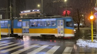 В полунощ се възстановява движението на мотрисите по трамвайна линия