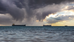 Поредно главоболие за доставните вериги: Изчезват кораби край Китай
