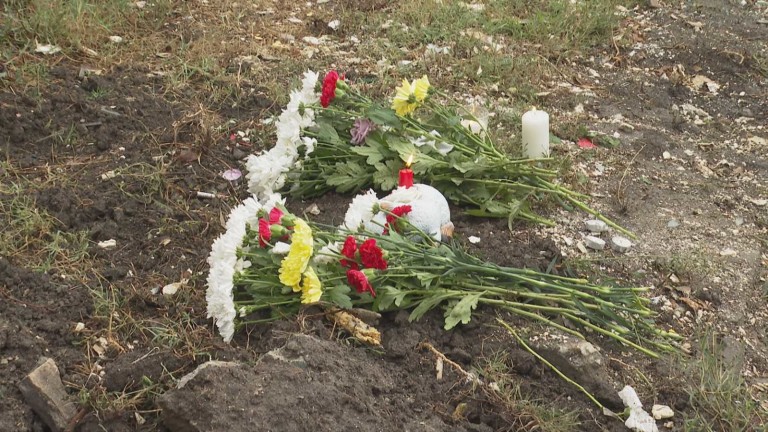 Днес е в памет на загиналия граничен полицай, съобщава БНР.
32-годишният