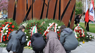 Полша иска от Русия цялата истина за убийствата в Катин
