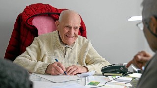 Съвети за бодър дух и ум от 98-годишен практикуващ лекар
