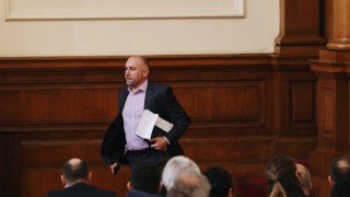 Каримански: Няма нито едно дете с отказано лечение в чужбина заради липса на пари