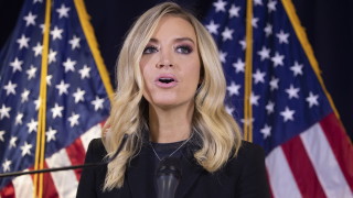 Фокс нюз отряза изявление на прессекретаря на Белия дом Кейли Макенани