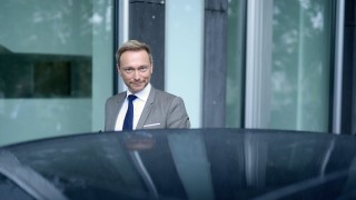 Лидерът на либералната Свободна демократическа партия на Германия съобщи че