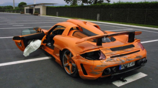Принц Маркус размаза Gemballa Carrera GT