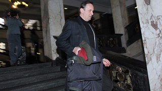 Отлагат делото срещу Топлото, баба Цеца паднала на път за съда