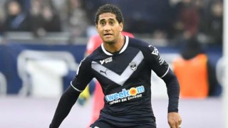 Манчестър Юнайтед проявява сериозен интерес към централния защитник на Бордо