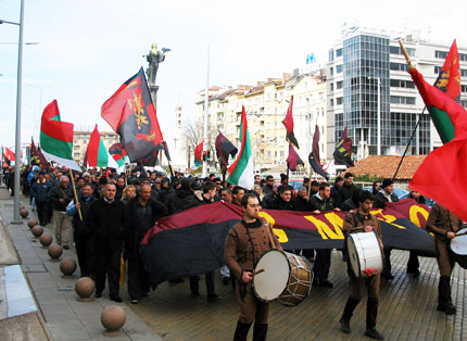 ВМРО дава на Райков месец за ревизия на ГЕРБ и монополите