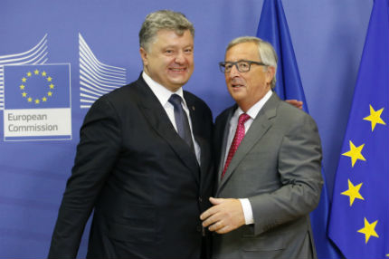 Юнкер обеща на Порошенко облекчен визов режим за Украйна до края на 2015-а