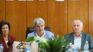 Около 7 000 хиляди специалисти по здравни грижи от цялата