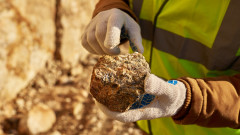Канадската Velocity Minerals рестартира сондажите в златното находище "Иглика"