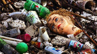 В Пекин си купуват билети с пластмасови бутилки