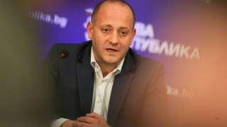 Радан Кънев обясни че ултиматумът на Валери Симеонов на сайта