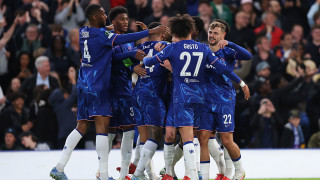 Нападателят на Страсбург Емануел Емега ще остане още една година