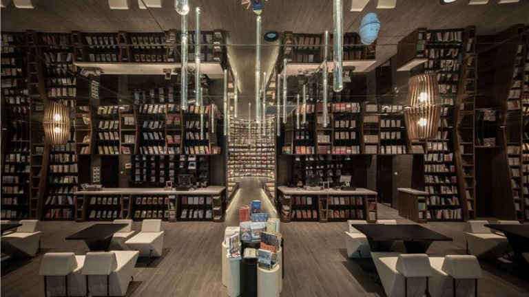 Книжарница за чудо и приказ