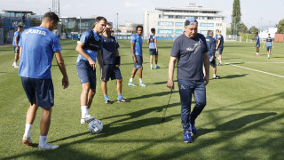 Старши треньорът на Левски Станимир Стоилов определи група от 18