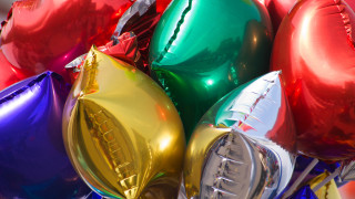 Мъж получи сериозни наранявания след като надуваем детски балон се